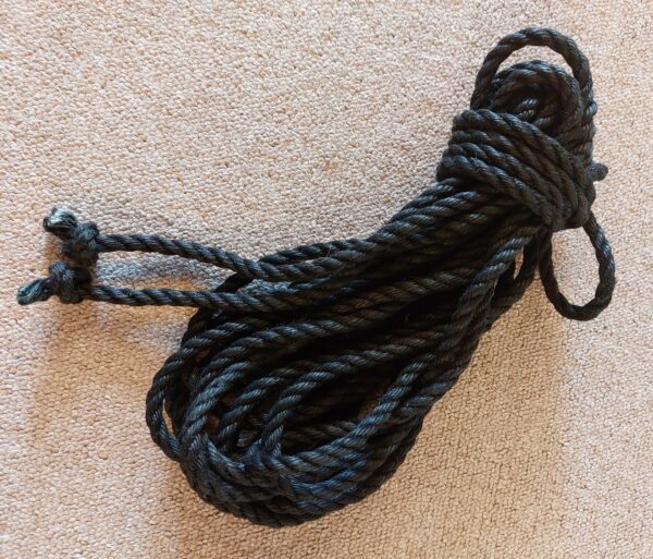 Shibari köis: must